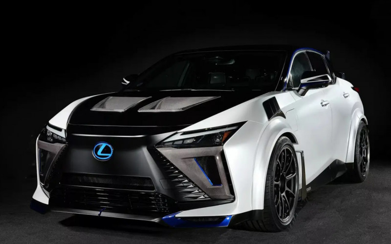 Lexus RZ Sport koncepcija patiks svajoti išdrįsusiems elektromobilių derintojams.