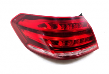  Rear corner lamp and its details 